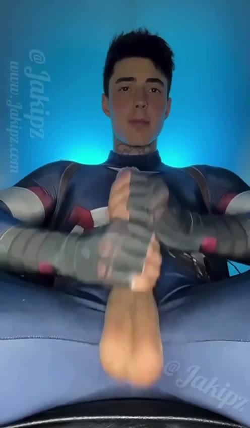 392  humongous cock tiktoker  Jakipz Jake Andrich Onlyfans