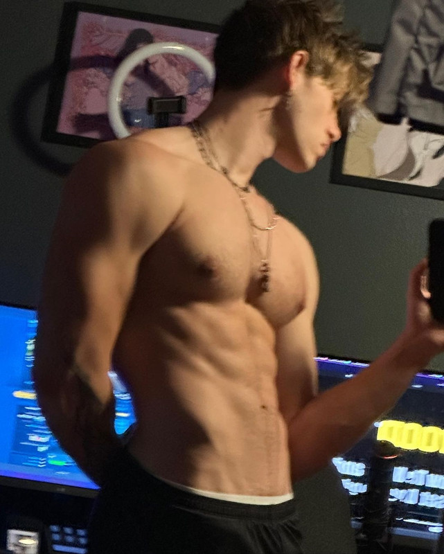394 GAY MUSCLE FAGGOT CUMSLUT WHORE Chase Stobbe cmschse Onlyfans porn LEAKED