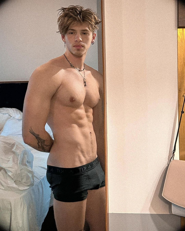 398    GAY  MUSCLE FAGGOT CUMSLUT WHORE Chase Stobbe cmschse Onlyfans porn LEAKED