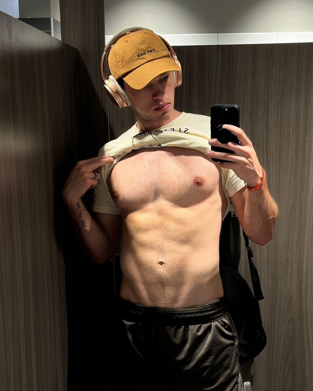 413 GAY MUSCLE FAGGOT CUMSLUT WHORE Chase Stobbe cmschse Onlyfans porn LEAKED