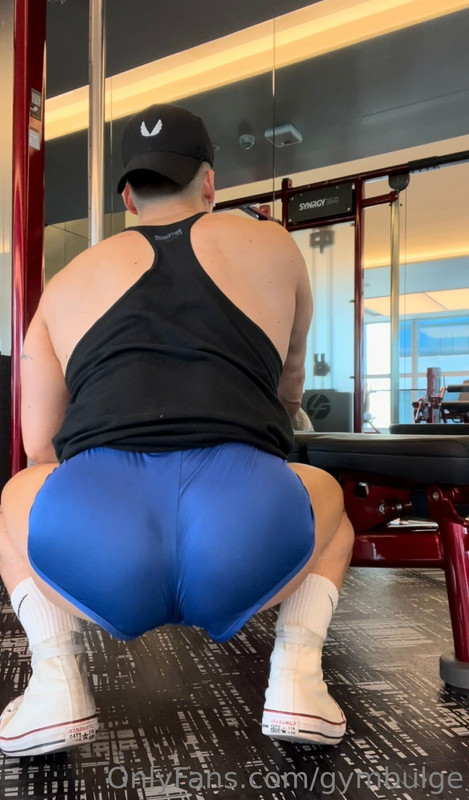 423 Beefy hunk Wiccan gymbulge gym.bulge OnlyFans porn