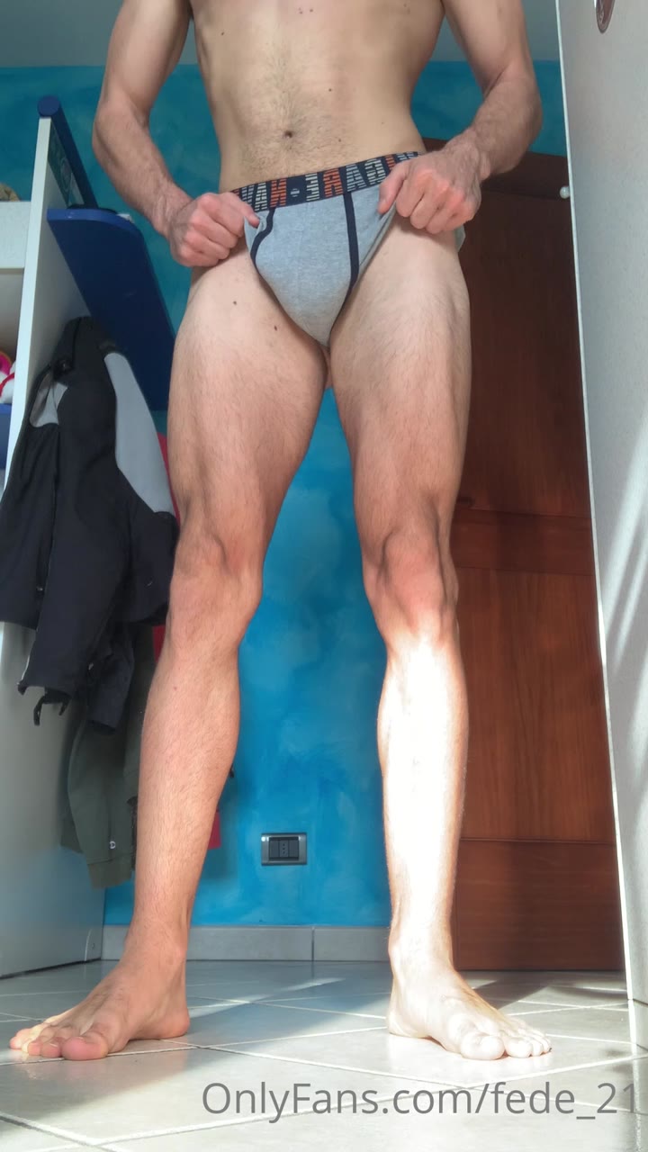 428 Italian muscle hunk Federico fede_21 onlyfans wank off porn