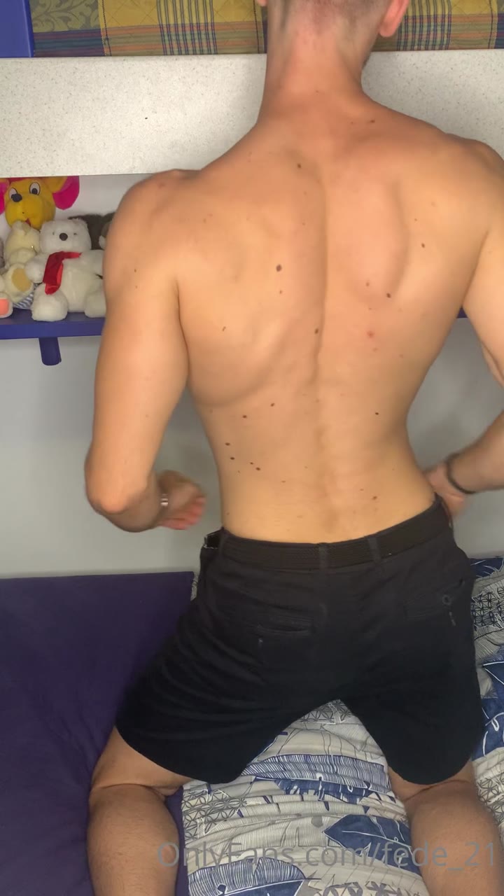 433 Italian muscle hunk Federico fede_21 onlyfans wank off porn