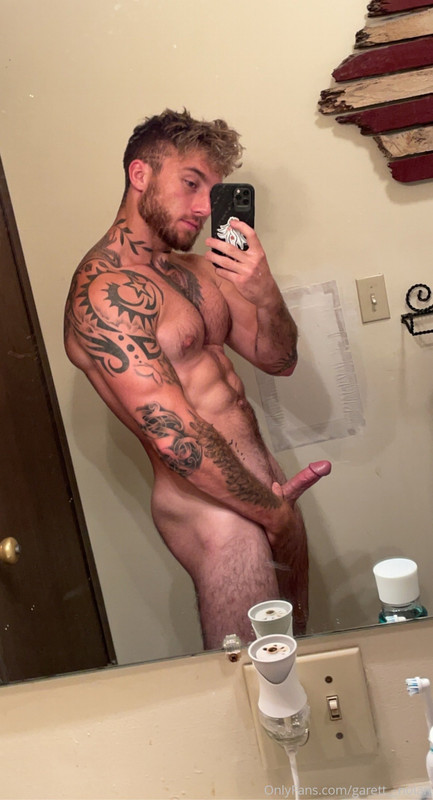 47 Famous TikToker Garret Nolan garett__nolan onlyfans leaked
