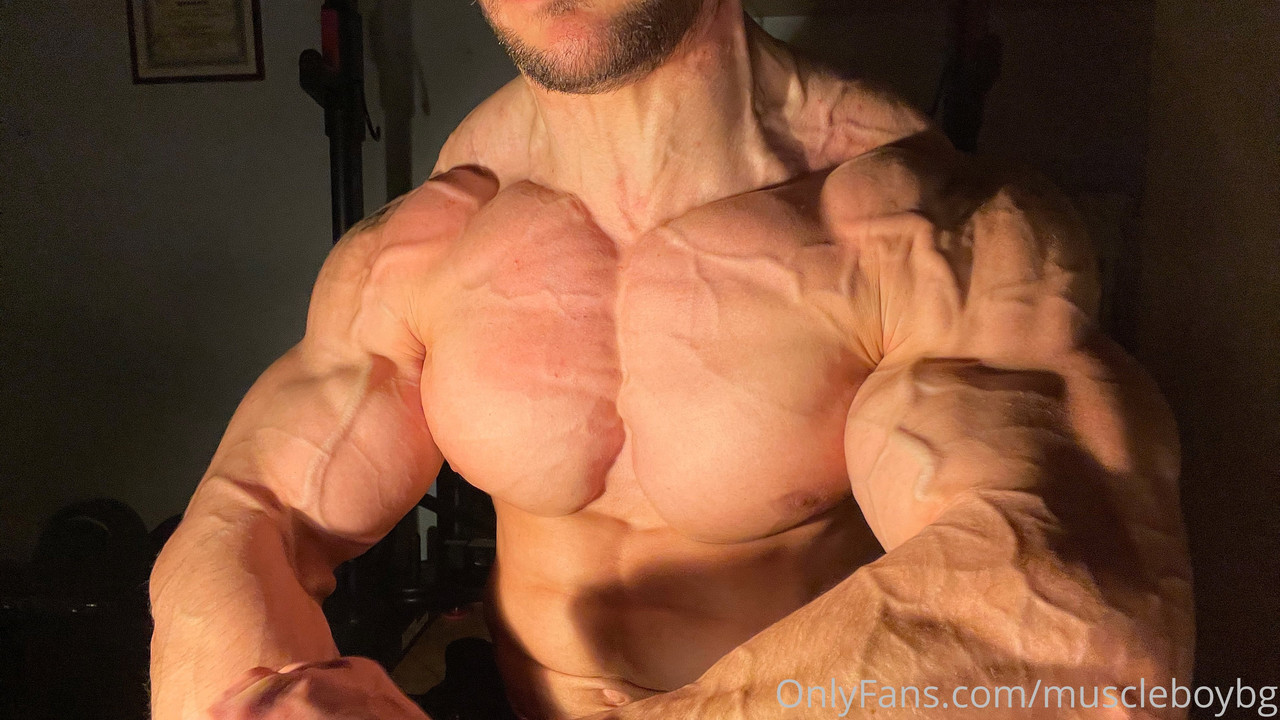48 MuscleBoyBG Onlyfans LEAKED