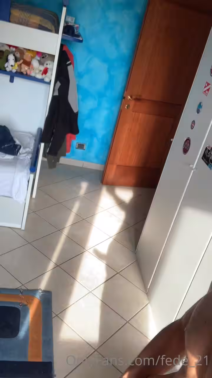 490 Italian muscle hunk Federico fede_21 onlyfans wank off porn