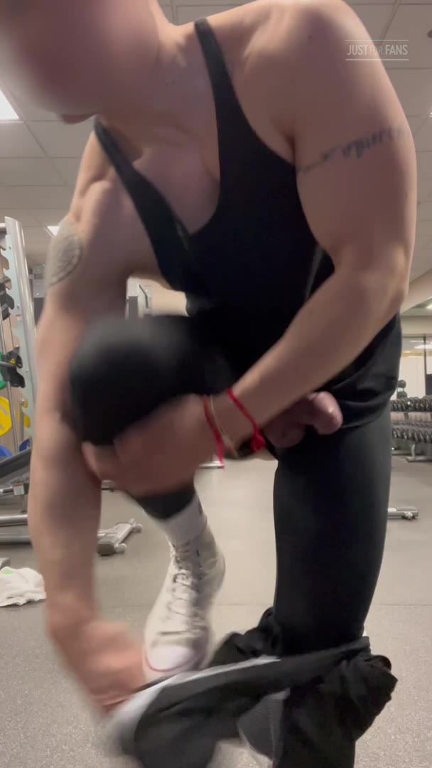 502 Beefy hunk Wiccan gymbulge gym.bulge OnlyFans porn