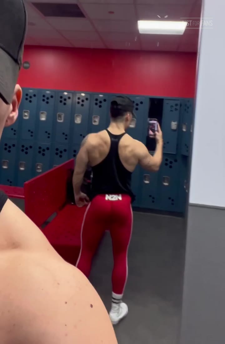 517 Beefy hunk Wiccan gymbulge gym.bulge OnlyFans porn