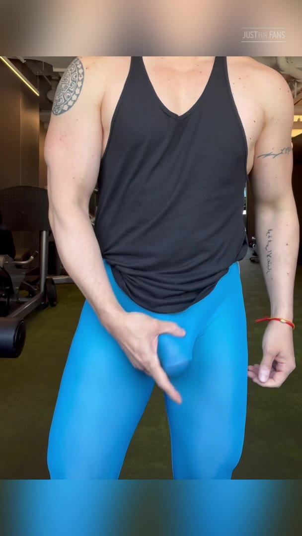581 Beefy hunk Wiccan gymbulge gym.bulge OnlyFans porn