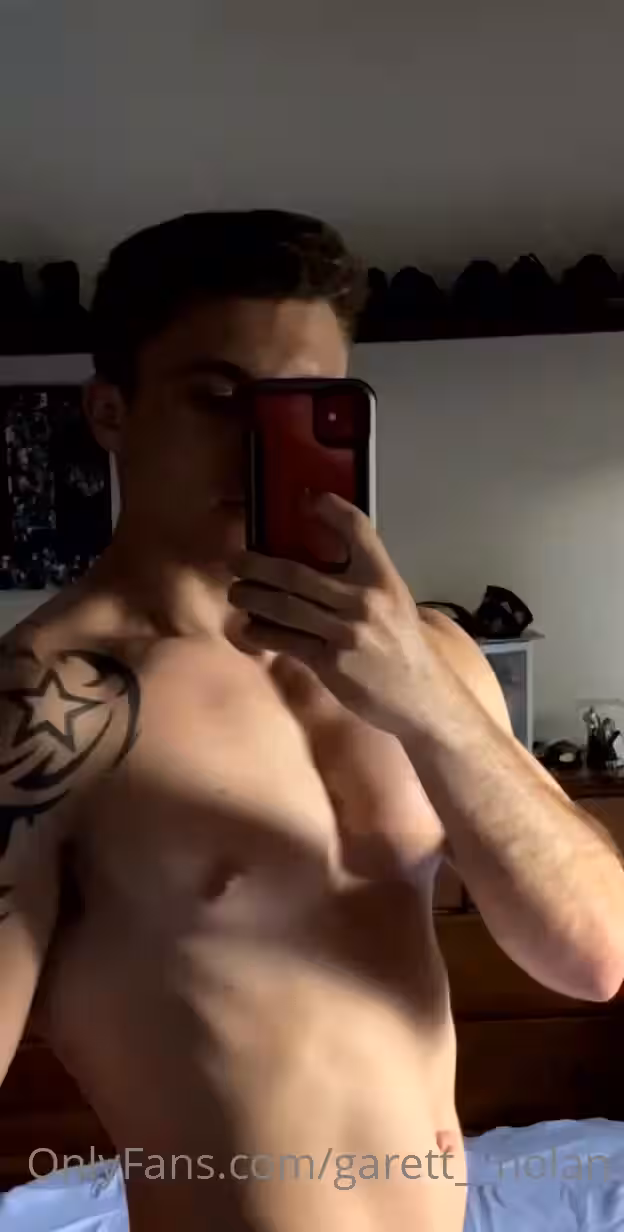 687 Famous TikToker Garret Nolan garett__nolan onlyfans leaked
