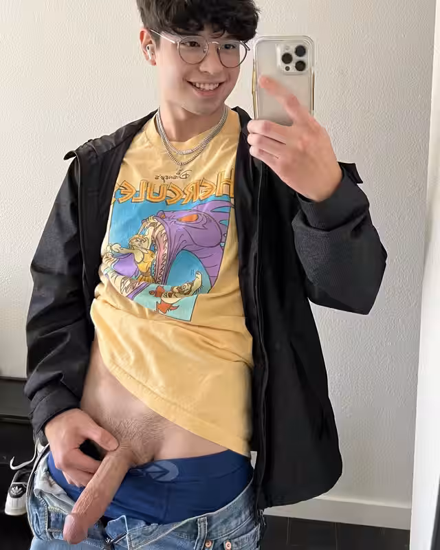 7 Smiley Hottie Nick Fenway nickfenway bluebenz onlyfans cum
