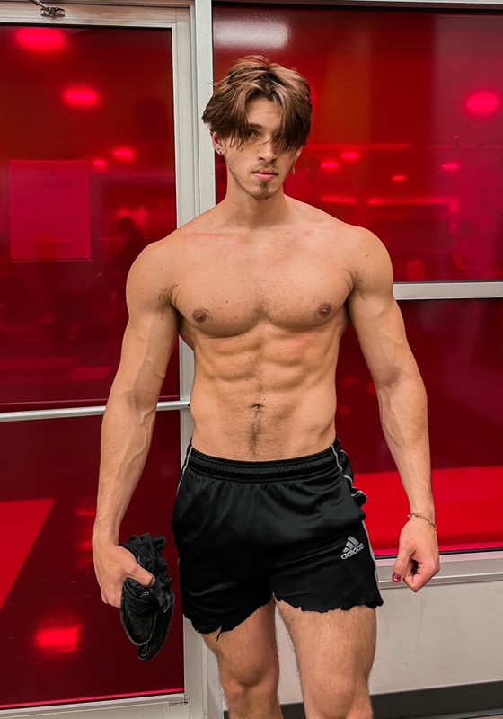 76 GAY MUSCLE FAGGOT CUMSLUT WHORE Chase Stobbe cmschse Onlyfans porn LEAKED