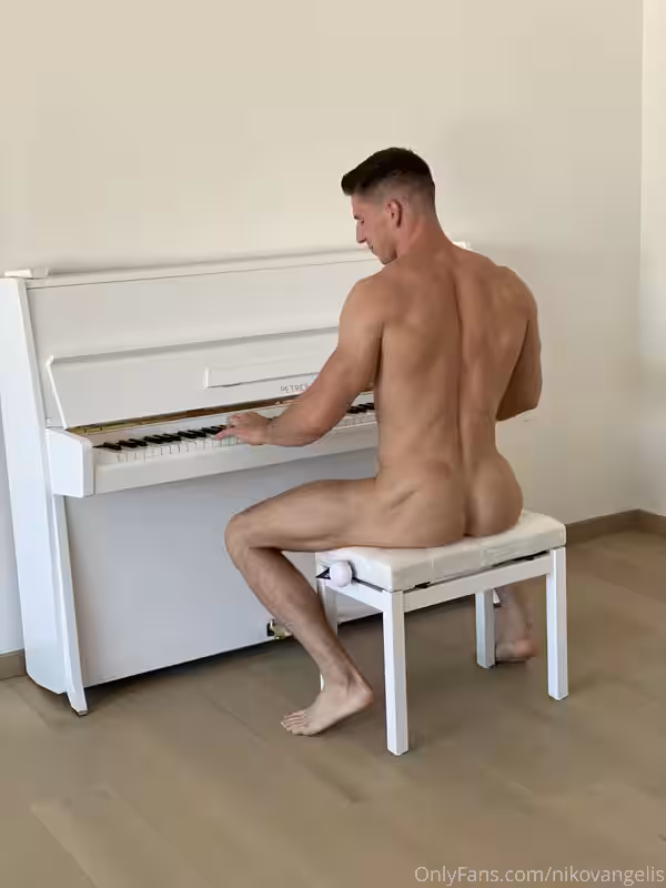835 Czech hunk Niko Vangelis nikovangelis onlyfans porn