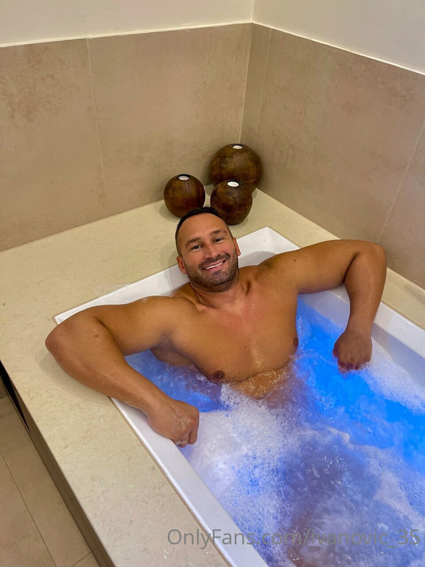 89 Serbian daddy Vladimir Ivanović   vladimir_35 onlyfans leaked