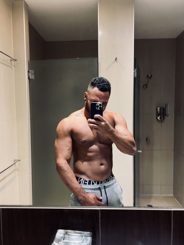 103 Black Hunk Reegswood  onlyfans leaked