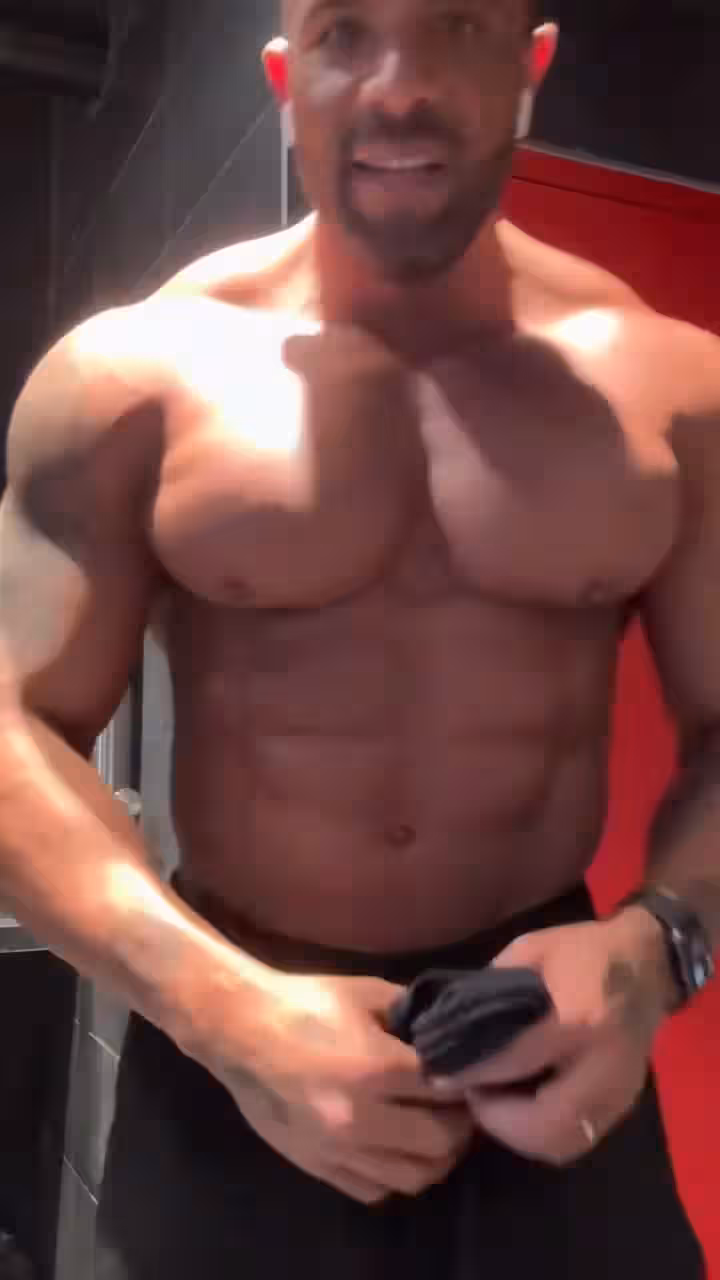 12 bodybuilder Adam Jacques ajxclusiveofficial plays with himself