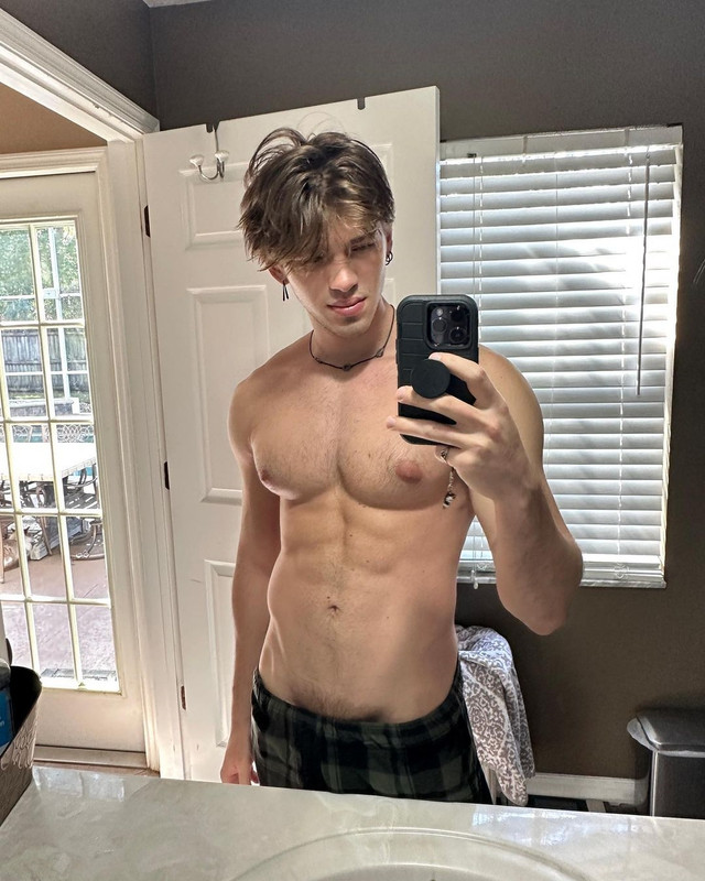 170 GAY MUSCLE FAGGOT CUMSLUT WHORE Chase Stobbe cmschse Onlyfans porn LEAKED