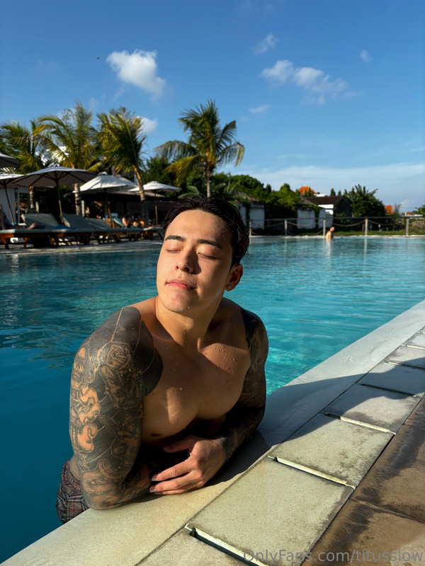 216 Singaporean hottie Titus Low