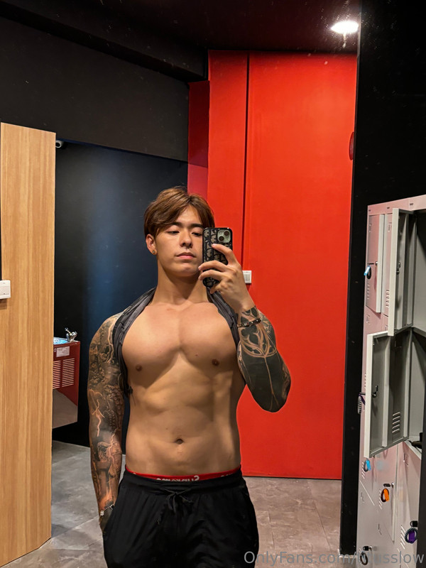 222 Singaporean hottie Titus Low