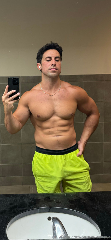 32 Bisexual Bodybuilder Peter Excalibur peterexcalibur Onlyfans leaked