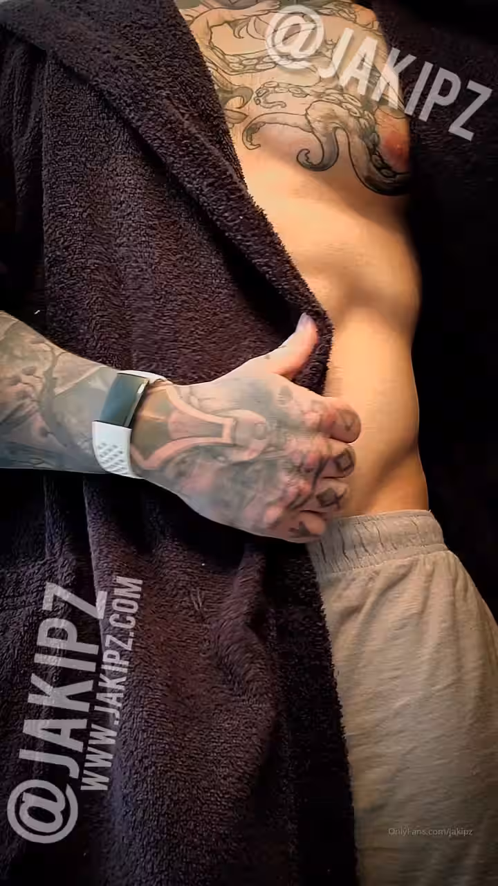 324 TikTok muscle CumSlut Jakipz ONLYFANS