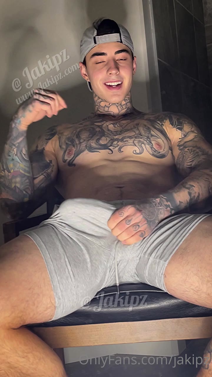334 TikTok muscle CumSlut Jakipz ONLYFANS