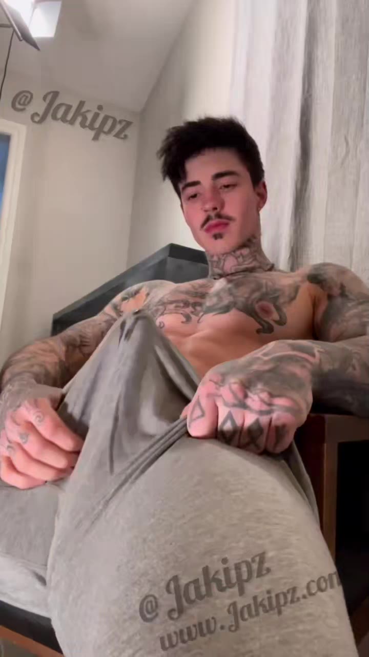 349 TikTok muscle CumSlut Jakipz ONLYFANS