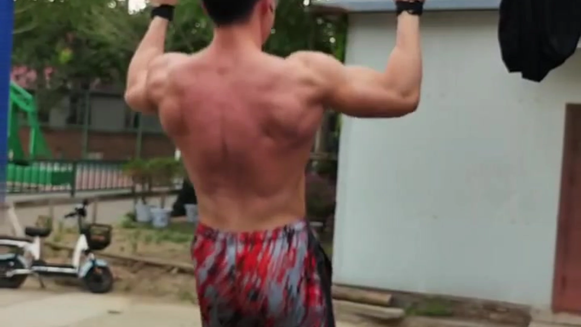 88 Asian Bodybuilder plays with his ass