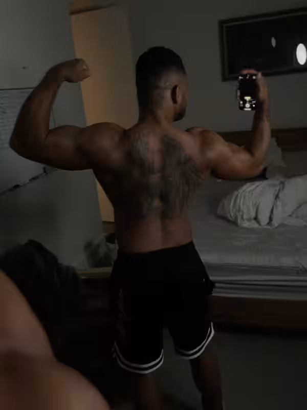 98 Black Hunk Reegswood  onlyfans leaked