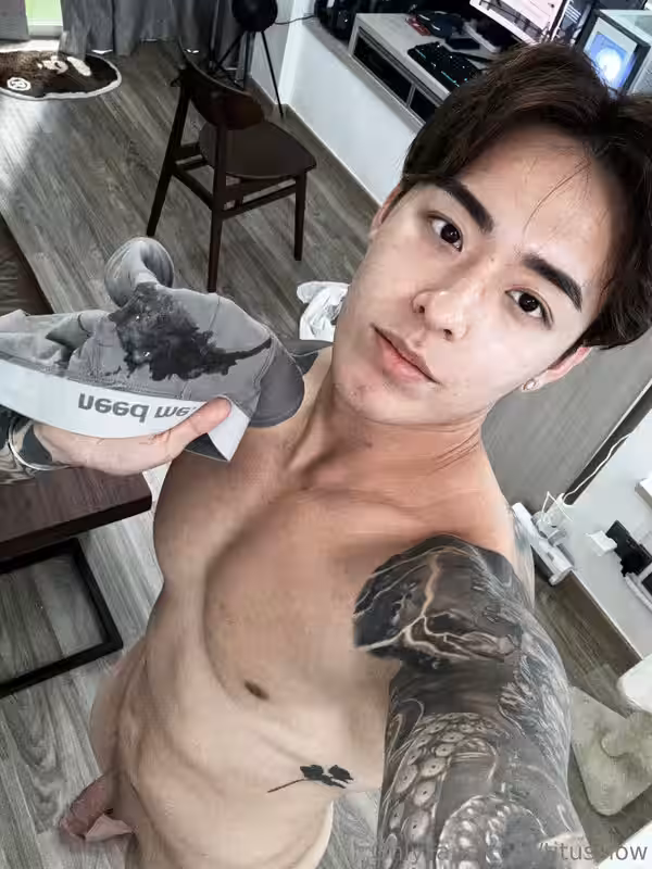 297 Singaporean hottie Titus Low