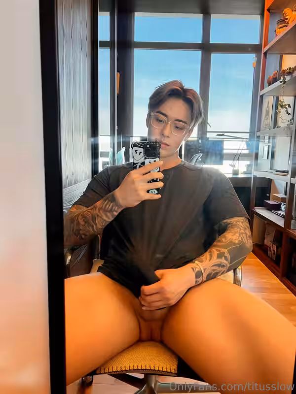 306 Singaporean hottie Titus Low