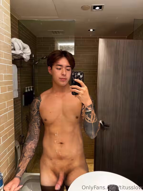 324 Singaporean hottie Titus Low