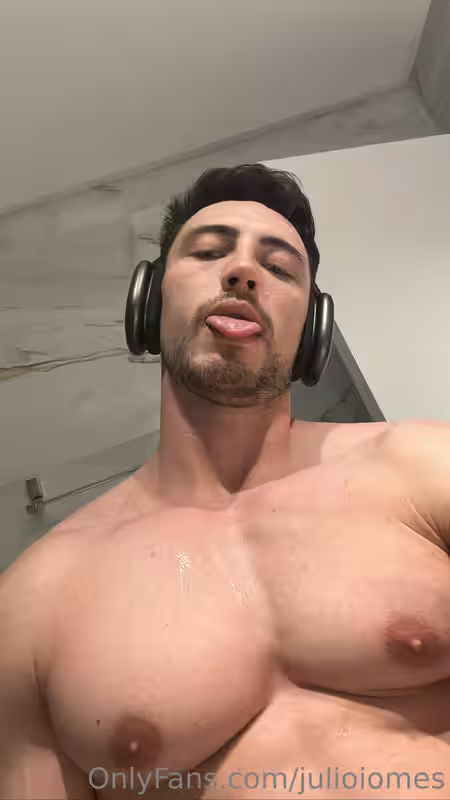 161 Brazilian hunk Júlio Iomes julioiomes peterpec onlyfans porn