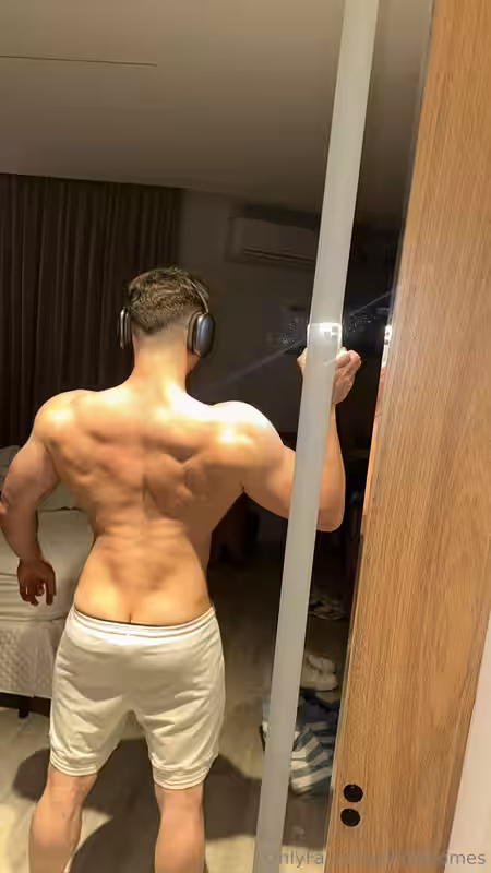 170 Brazilian hunk Júlio Iomes julioiomes peterpec onlyfans porn
