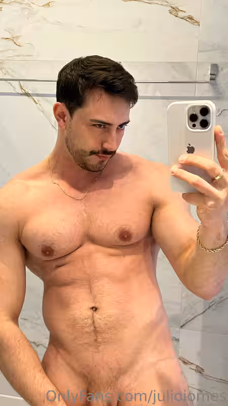 264 Brazilian hunk Júlio Iomes julioiomes peterpec onlyfans porn