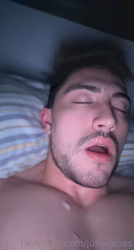 31 Brazilian hunk Júlio Iomes julioiomes peterpec onlyfans porn