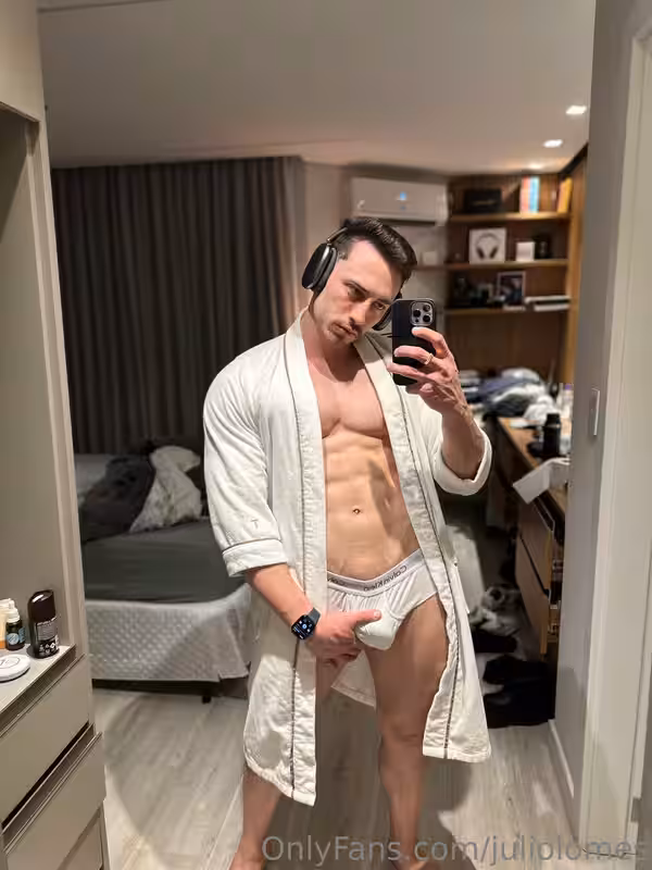 389 Brazilian hunk Júlio Iomes julioiomes peterpec onlyfans porn