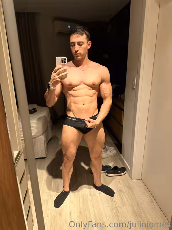 423 Brazilian hunk Júlio Iomes julioiomes peterpec onlyfans porn