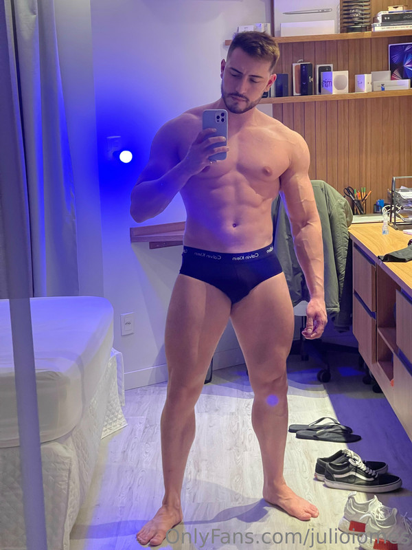 435 Brazilian hunk Júlio Iomes julioiomes peterpec onlyfans porn