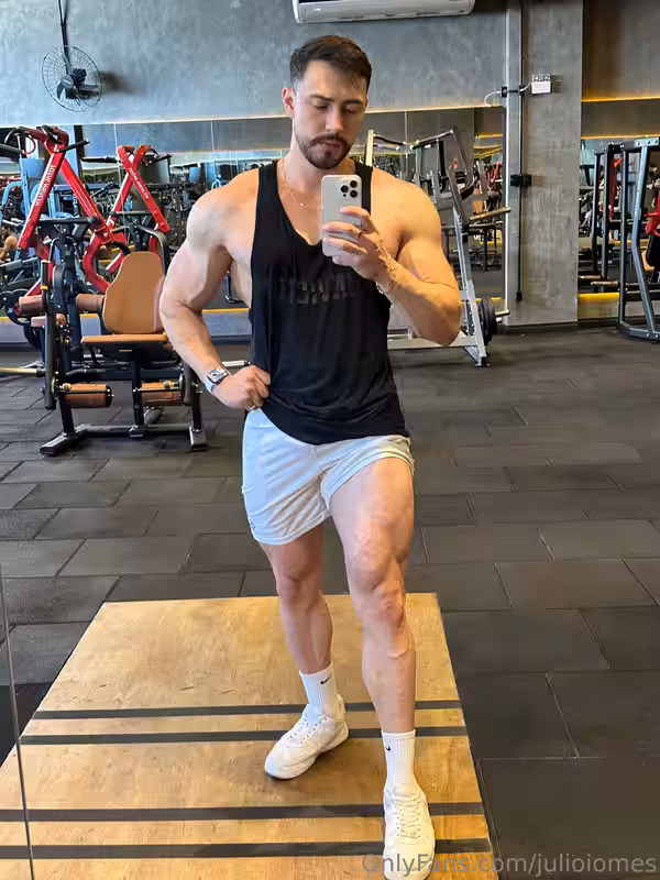 446 Brazilian hunk Júlio Iomes julioiomes peterpec onlyfans porn