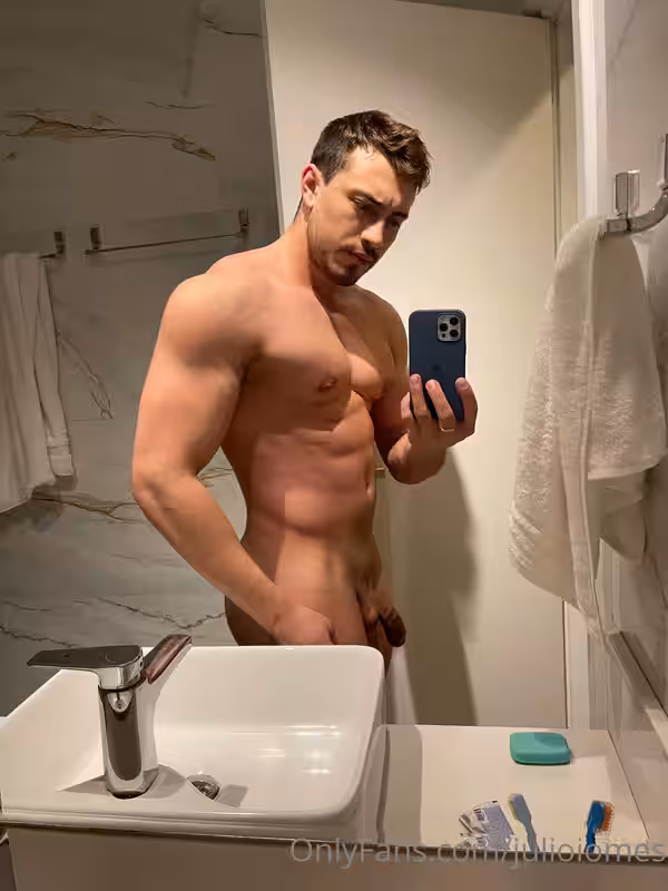 448 Brazilian hunk Júlio Iomes julioiomes peterpec onlyfans porn