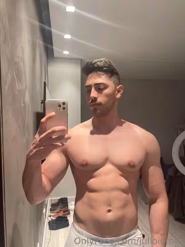 474 Brazilian hunk Júlio Iomes julioiomes peterpec onlyfans porn