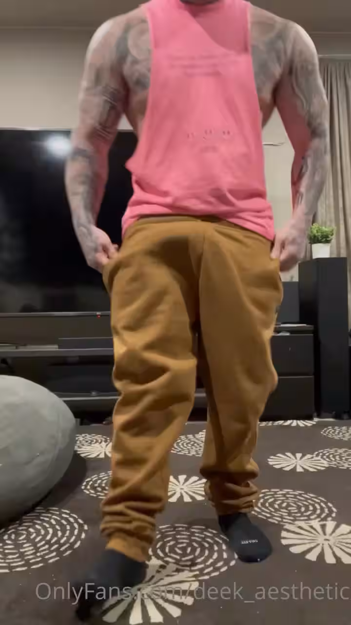muscular flexing derek martin onlyfans Derek Martin porn xxx