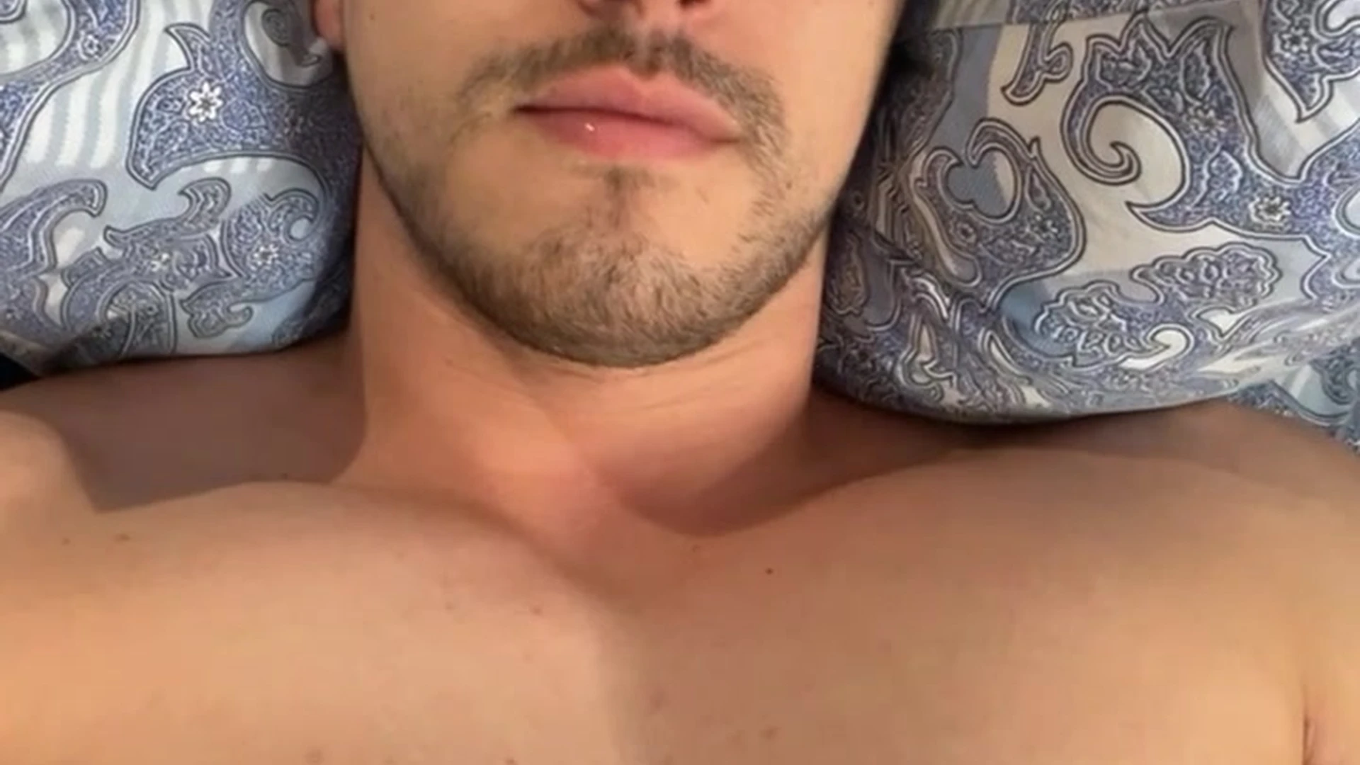 power bottom playing with his cock brazilian julioiomes leak