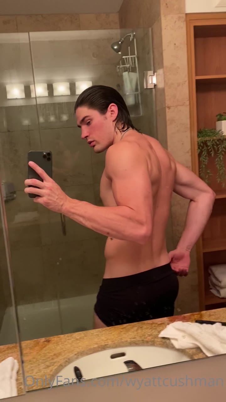 fit model Wyatt Cushman