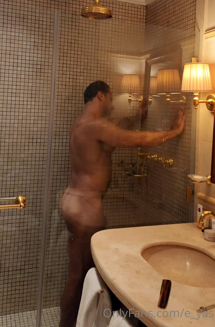 homoerotic Yasser of Jordan e_yas nude pecs FullVID
