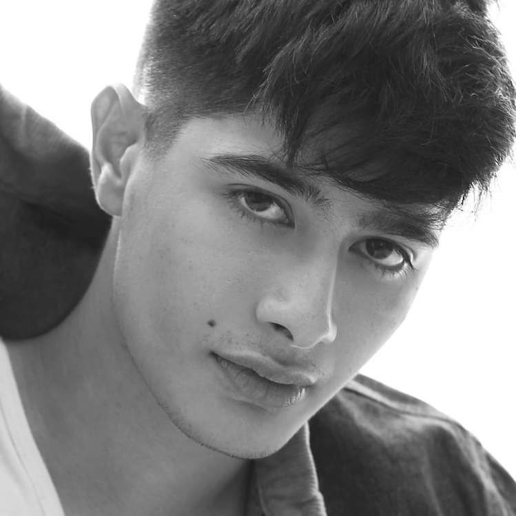 110 Pinoy filipino hunk leaked
3