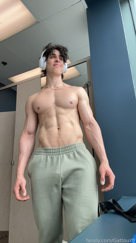 hunky golden shower Youssef khelil Leak release
7