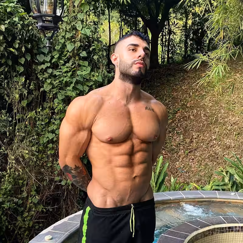 sexy stud connor_h1 on chaturbate
0