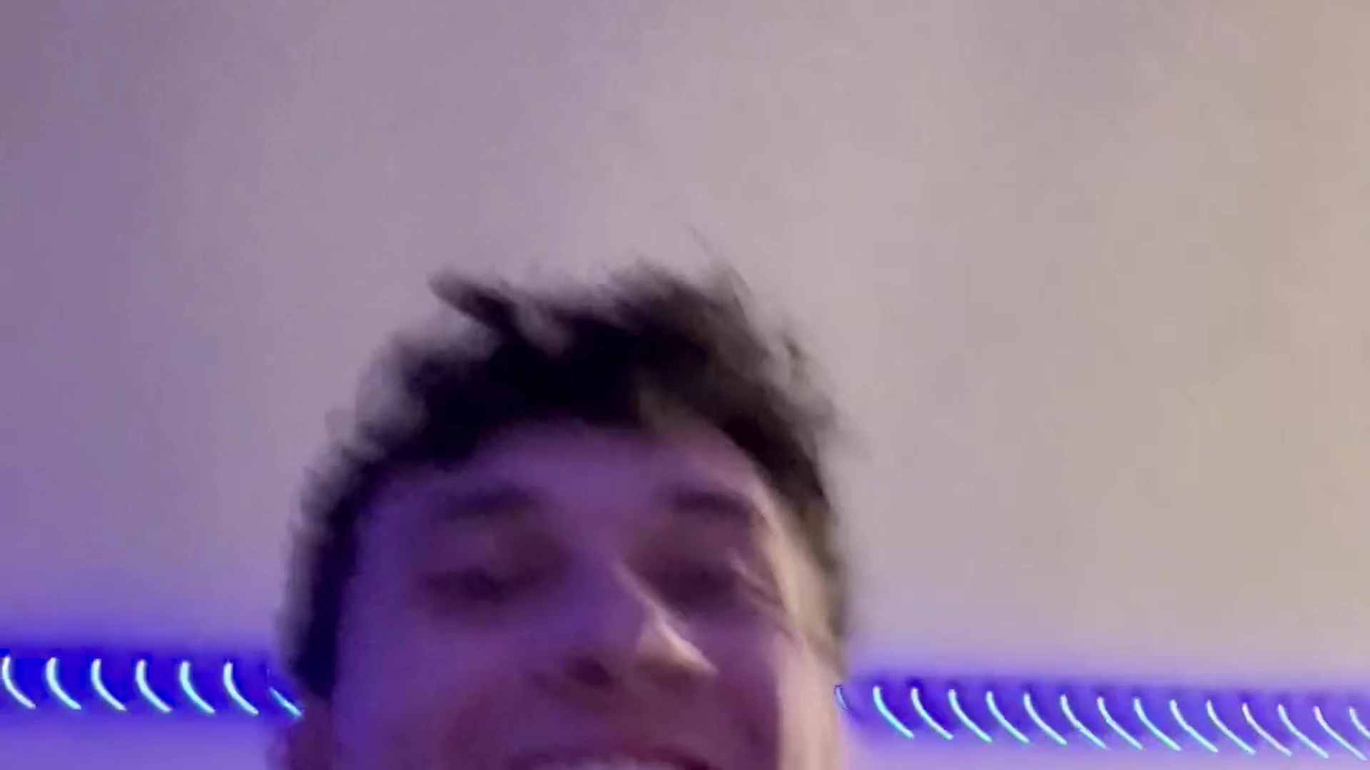 Full fuck machine video!!!!
0